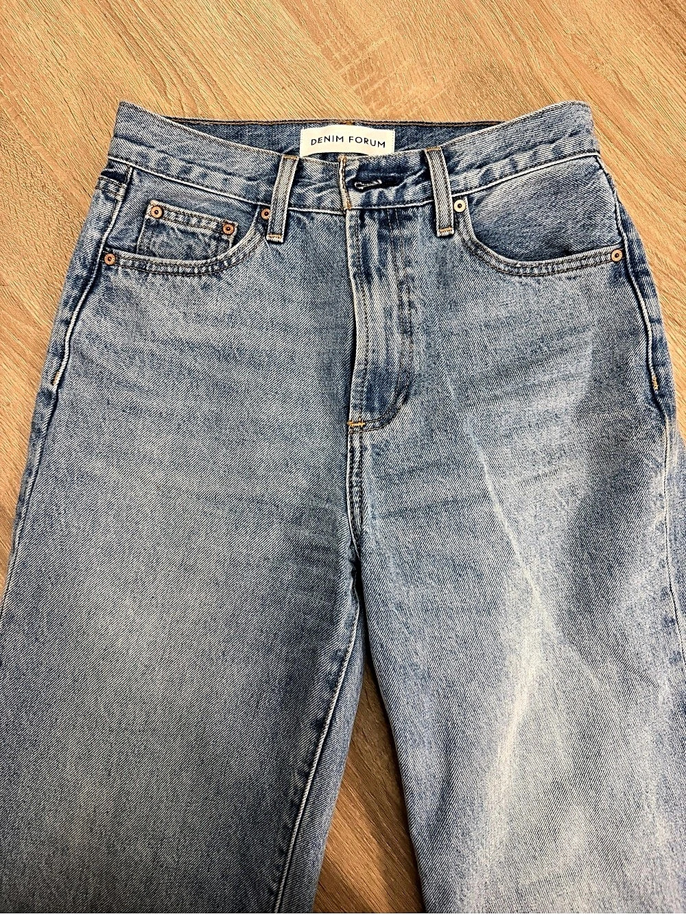 Aritzia- Denim Forum The Farrah Hi-Rise Wide Leg Jeans in Blue Waist 25
